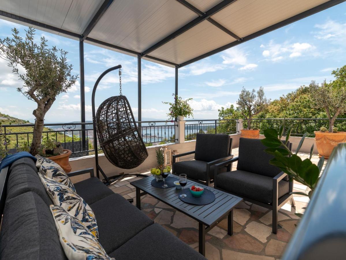 Scenic Sea View,Three Bedroom Villa With Pool Trogir Bagian luar foto