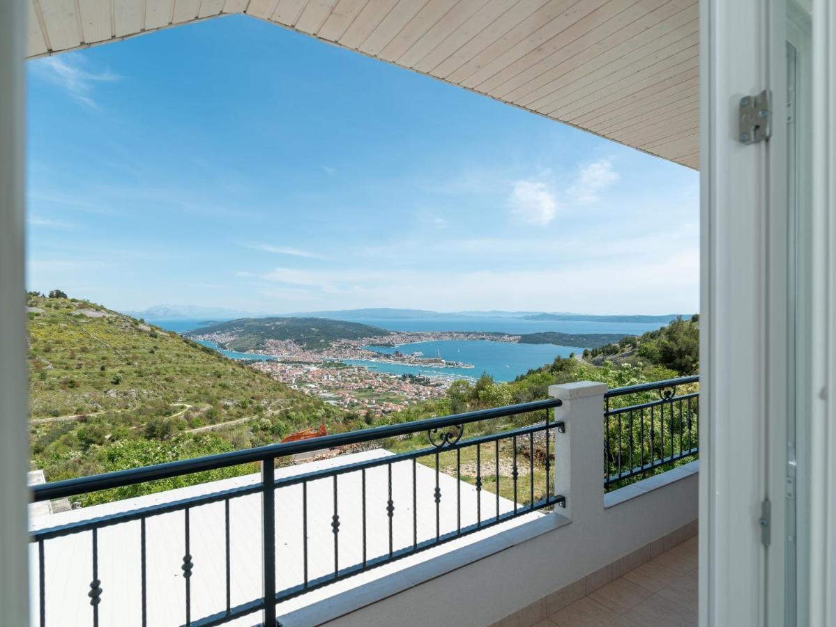 Scenic Sea View,Three Bedroom Villa With Pool Trogir Bagian luar foto
